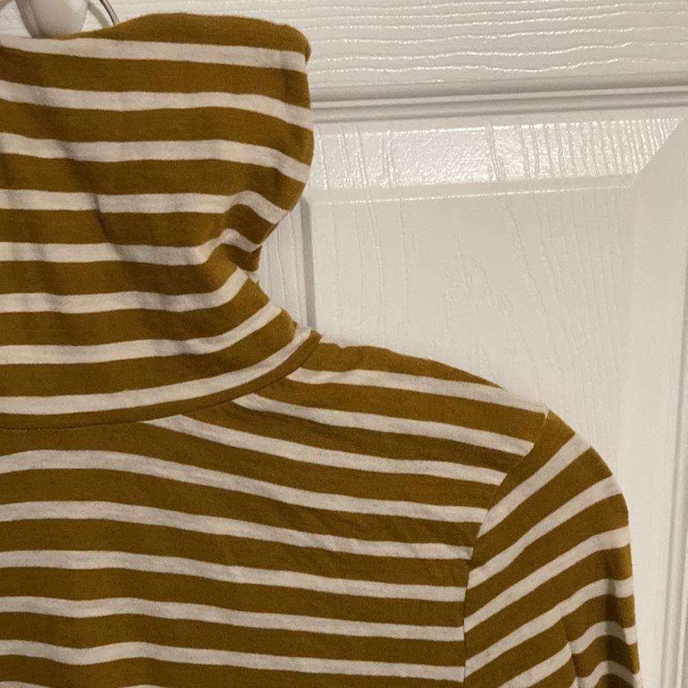 Madewell Women’s Long Sleeve T with Turtleneck (size S) - Picture 6 of 7